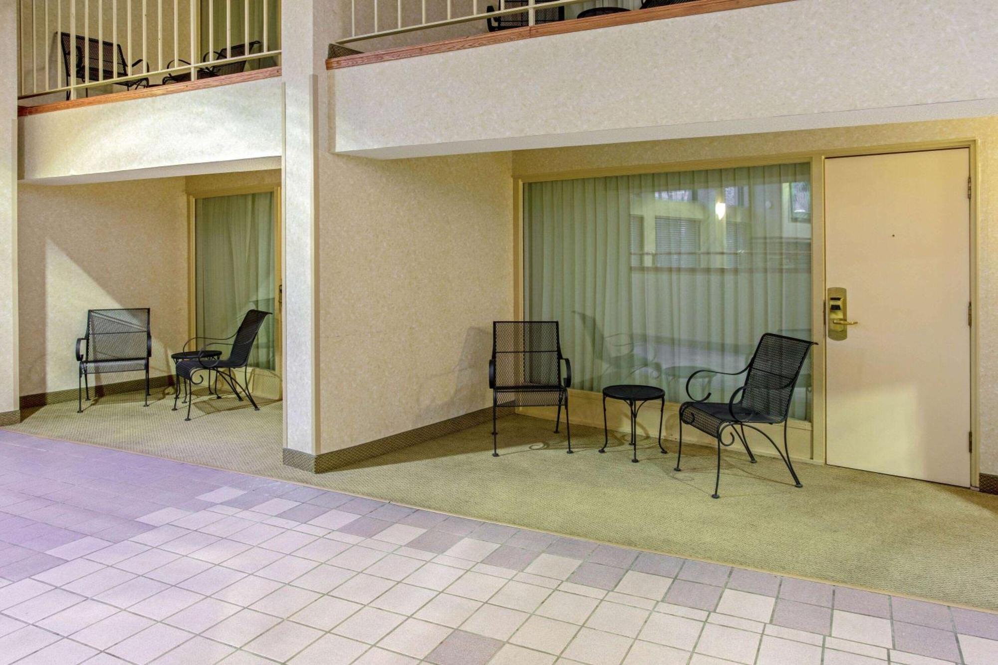 Готель La Quinta By Wyndham Appleton College Avenue Екстер'єр фото